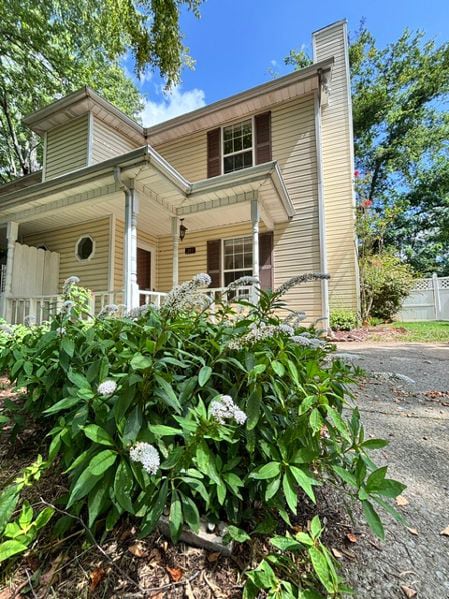 Photo - 211 Hillside Ct