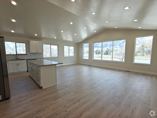 Building Photo - 6662 S Highland Dr Unit B Rental