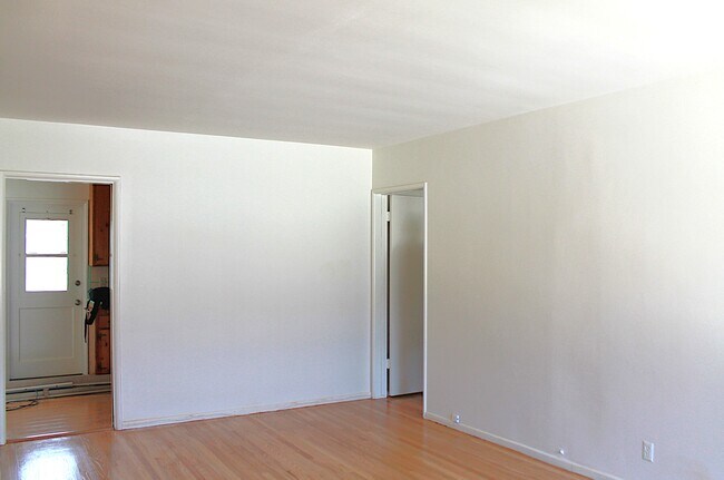 Photo - 7962 Norton Ave