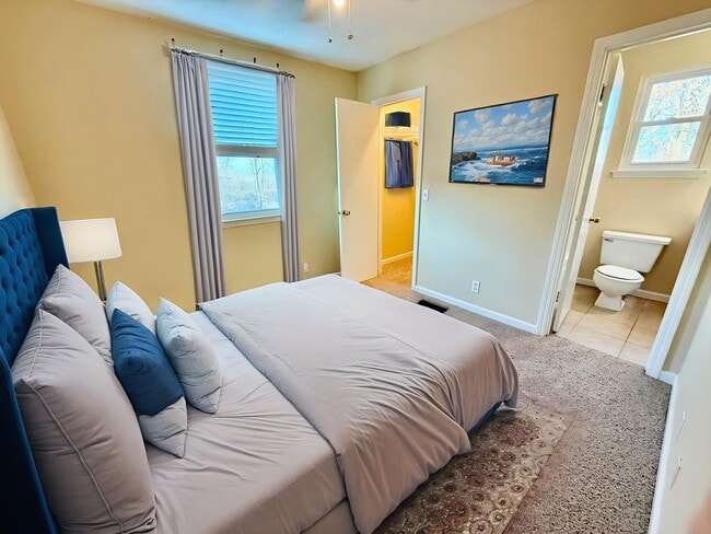 Photo - 3 Bed 2 Bath with Amenities in Hermitage for $1650/mo!