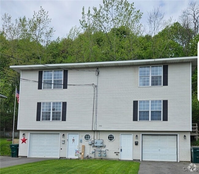 Building Photo - 290 Duer St Rental