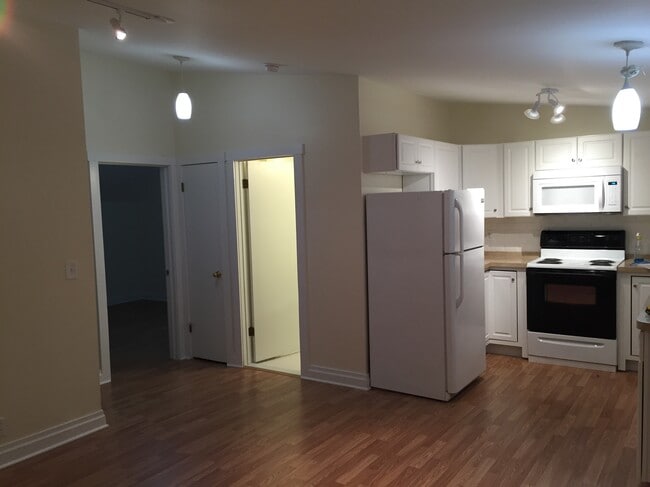 Photo - 62 E Market St Unit 2