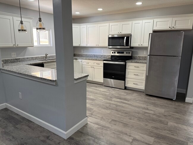 Building Photo - 67 W 2nd St Unit 67