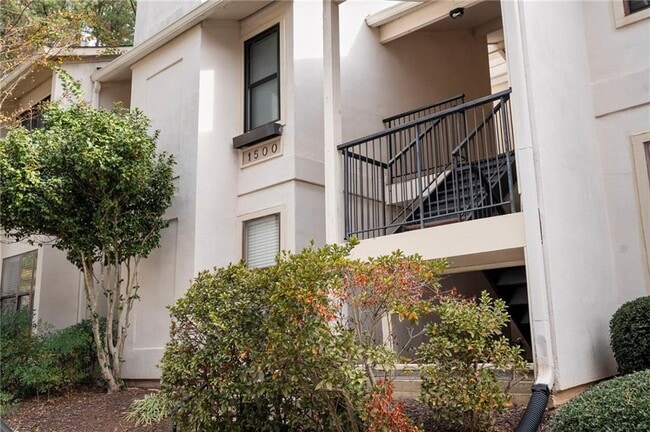 Building Photo - 1515 Huntingdon Chase