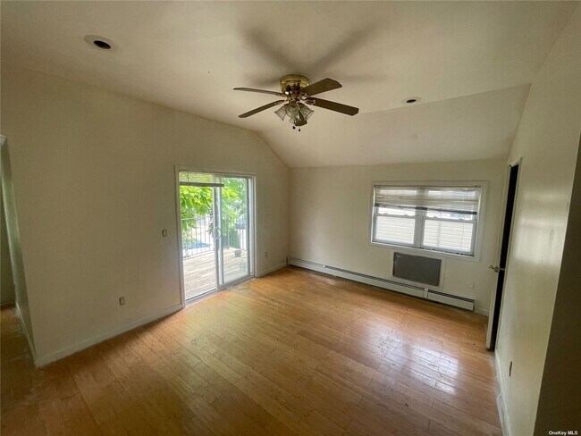 Photo - 144-23 223rd St