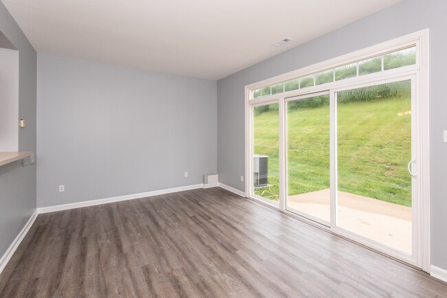 Photo - 4839 Heritage Heights Cir