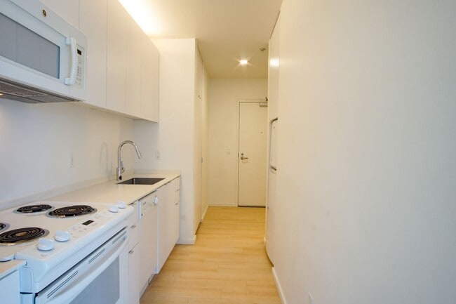 Photo - Buckman: Light & Bright 1 Bdr with D/W, A/... Unit 309