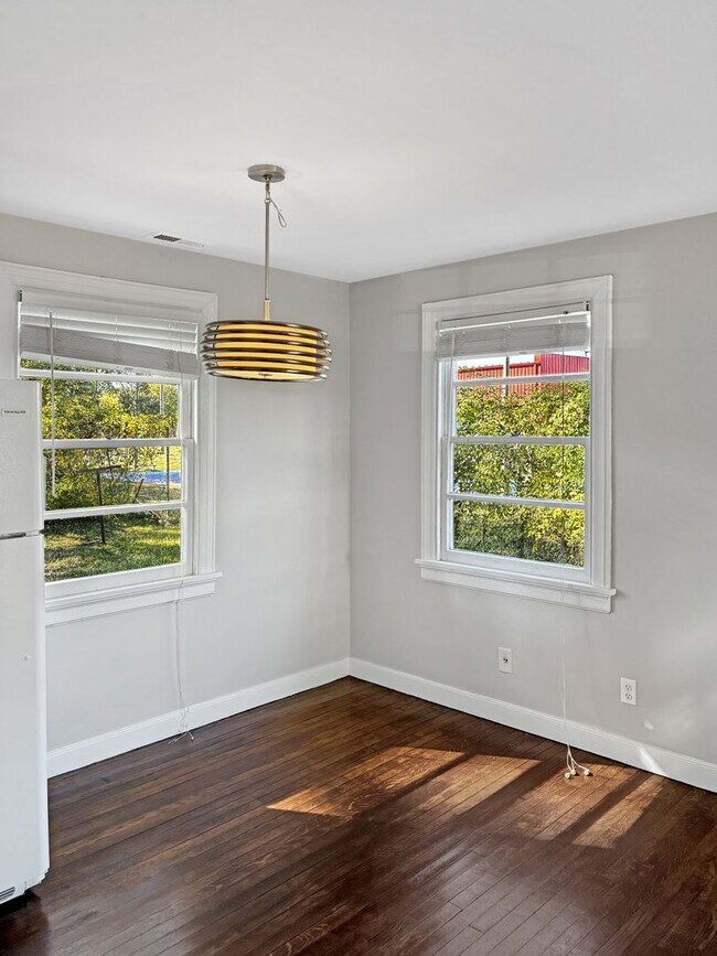 Photo - Newly Remodeled 3 Bedroom Home - Northside...
