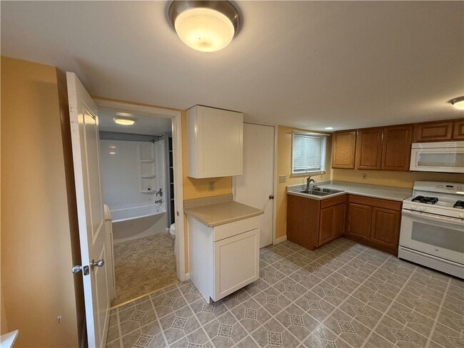 Photo - 24 Maynard Ave