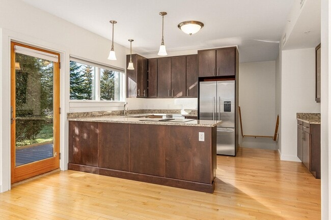 Photo - 677 Dennett St Unit 1