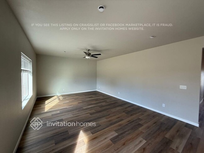 Photo - 957 Cascade Falls St