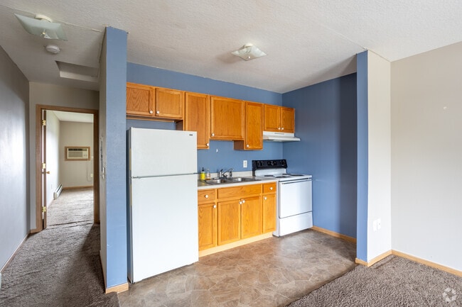1BR, 1BA - 520SF, Kitchen - Azure Apartments