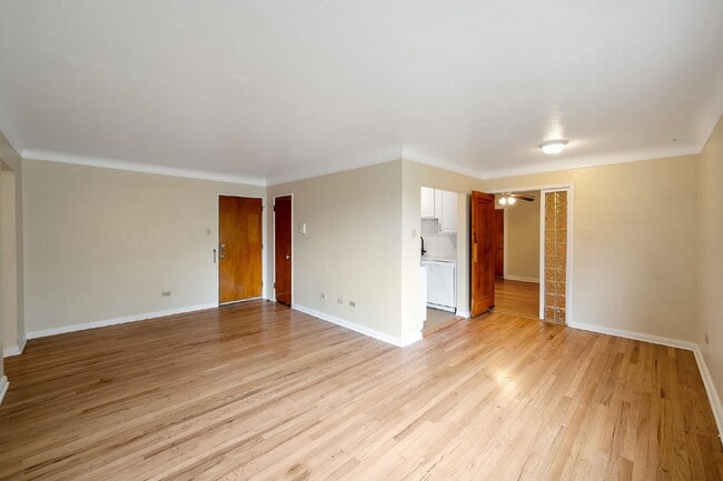 Photo - Large two Bed / One bath condo in great Art deco building near Washington park. Unidad 104