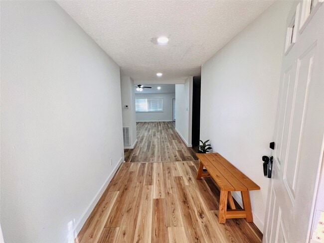 Photo - 9614 Ravensworth Dr