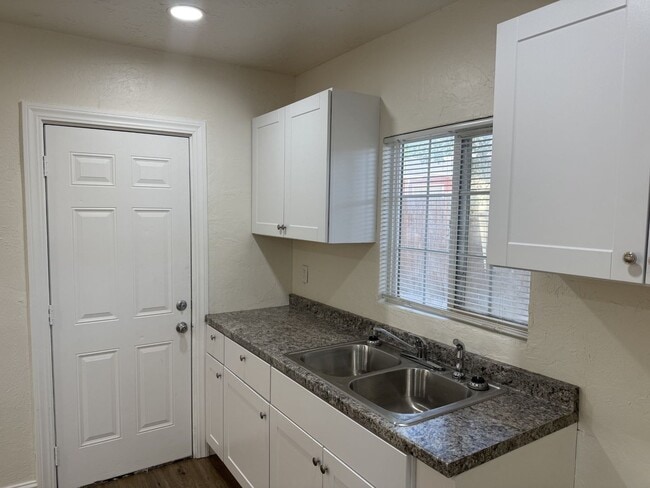 Photo - Favretto Ave Unit 2928 Favretto Ave
