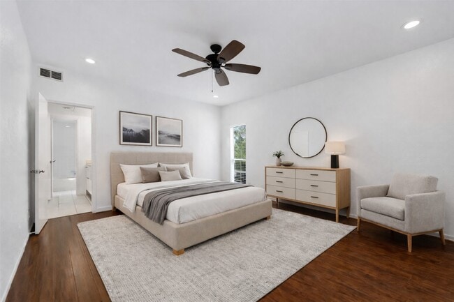 Photo - 2100 Tanglewilde St Unit 330