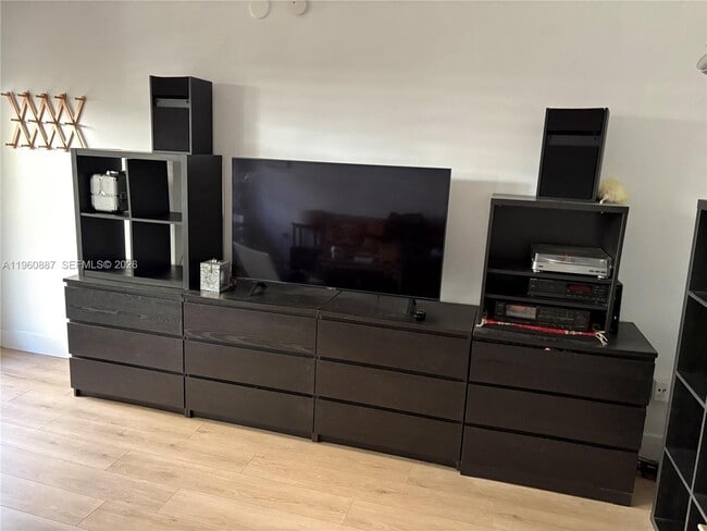 Photo - 1325 Meridian Ave Unit 4