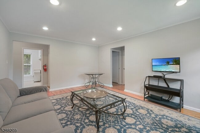 Photo - 349 Bloomfield Ave Unit 60