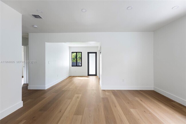 Photo - 1620 SW 18th St Unit 2