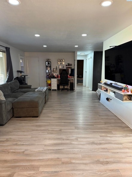 Photo - 1326 W 4th Ave