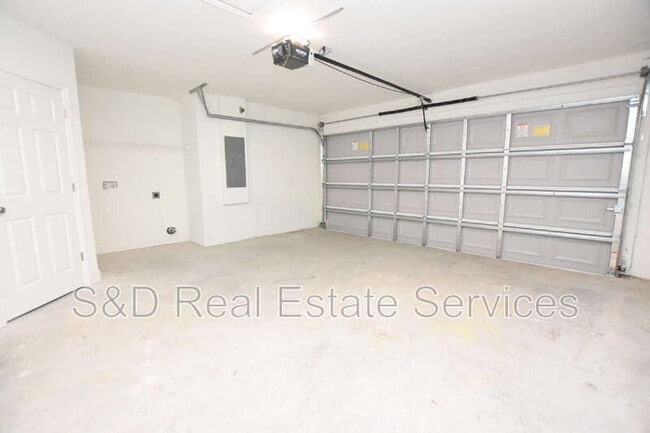 Photo - 1111 Mercury Dr E Unit D