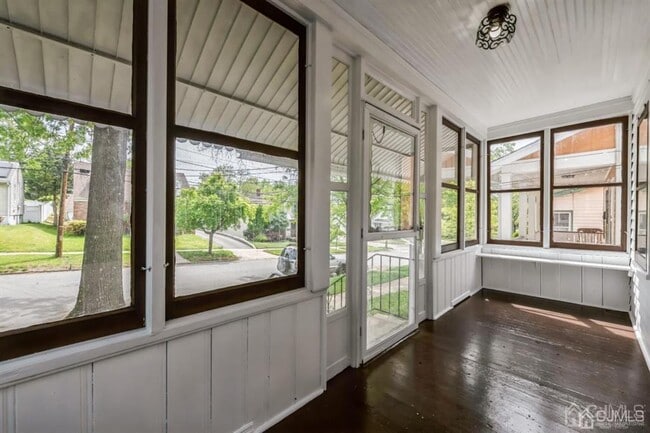 Photo - 114 S 5th Ave