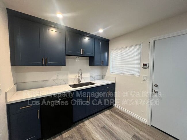 Photo - 980 W Battery St