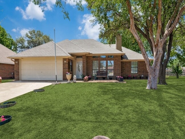 Building Photo - 2900 Christopher Dr Rental