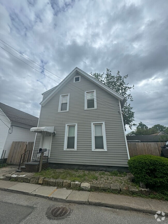Building Photo - Stylish & Modern Living in the Heart of Tr... Rental