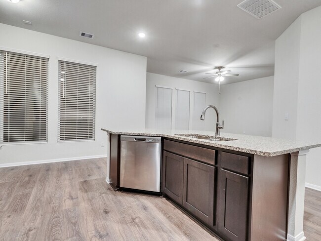 Photo - 408 Magnolia Ln