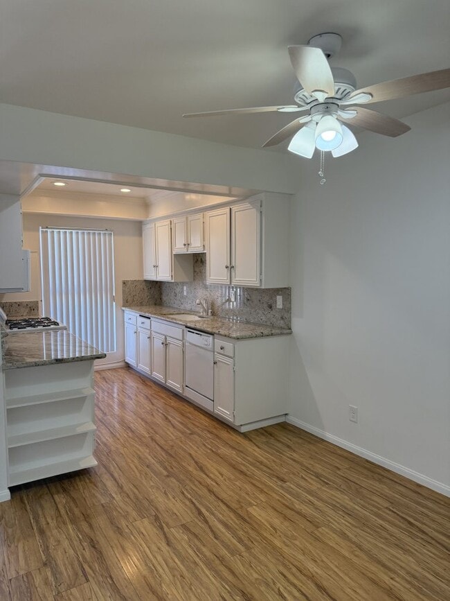 Apartamento n.º 5: Cocina con lavavajillas - 321 E Dryden St Apartamentos