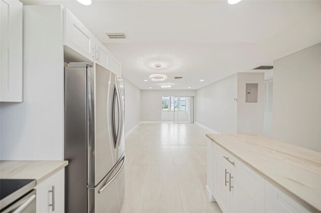 Building Photo - 2725 Emory Dr W Rental