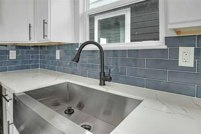 Building Photo - 835 22nd St