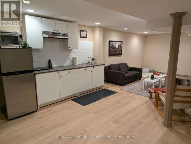 Photo - 249 Thornway Ave