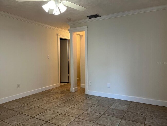 Photo - 3222 Hammersmith Rd