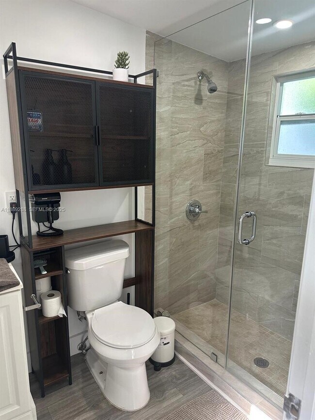 Photo - 2943 SW 36th Ave Unidad STUDIO