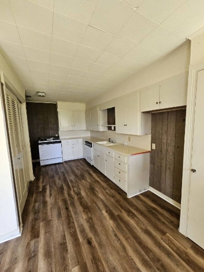 Photo - 2307 Holsum Cir