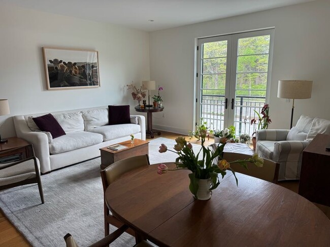 Building Photo - 34 Bridge St Unit 200