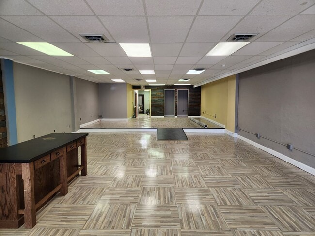 Photo - 110 N Michigan Ave Unidad 110 N. Michigan Ave Commercial