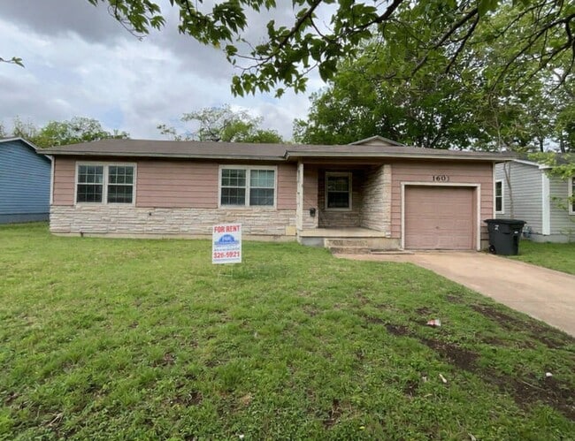 Building Photo - 1603 Massey St