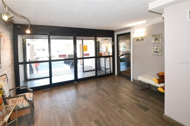 Photo - 51 Island Way Unit 909