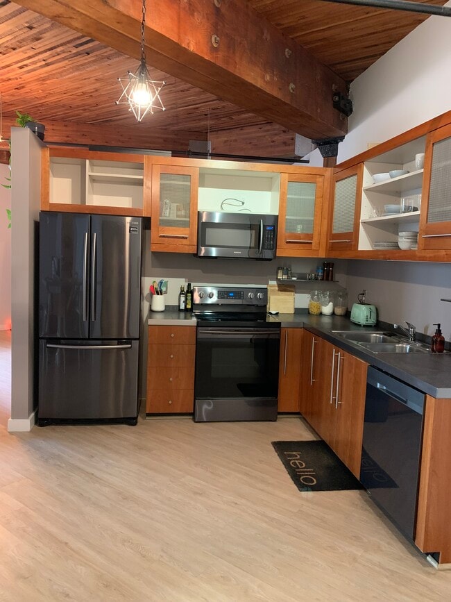 Kitchen - 1420 NW Lovejoy St Unit 531