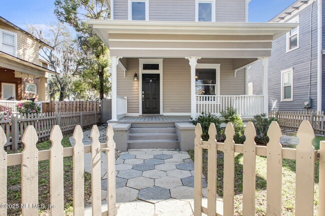 Photo - 1721 N Liberty St