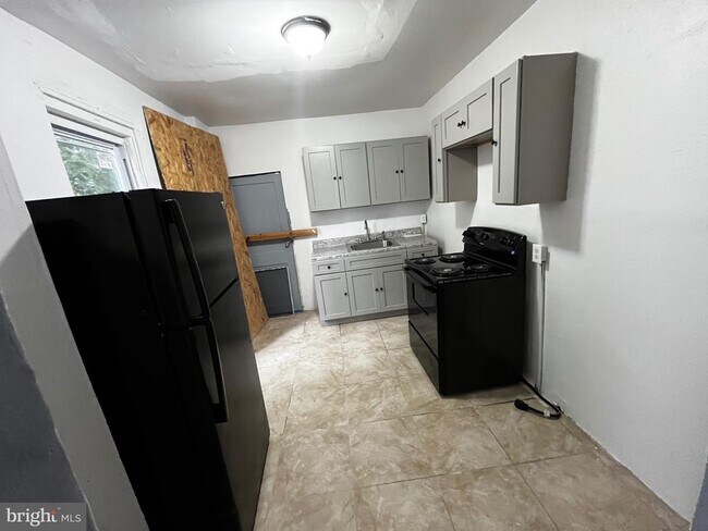 Photo - 7129 Yocum St