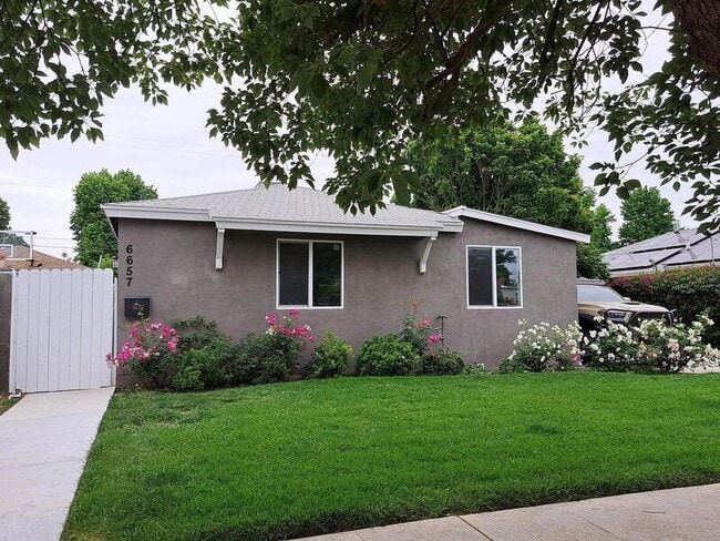 Photo - 6657 Zelzah Ave