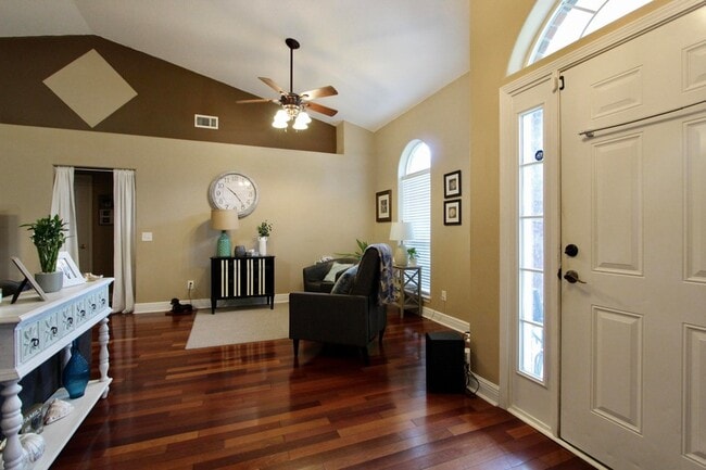 Photo - 624 Territory Ln