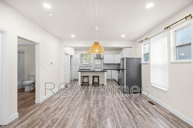 Photo - 37 N Gray St