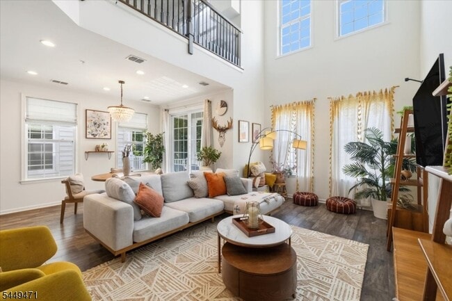 Photo - 121 Sequoia Dr