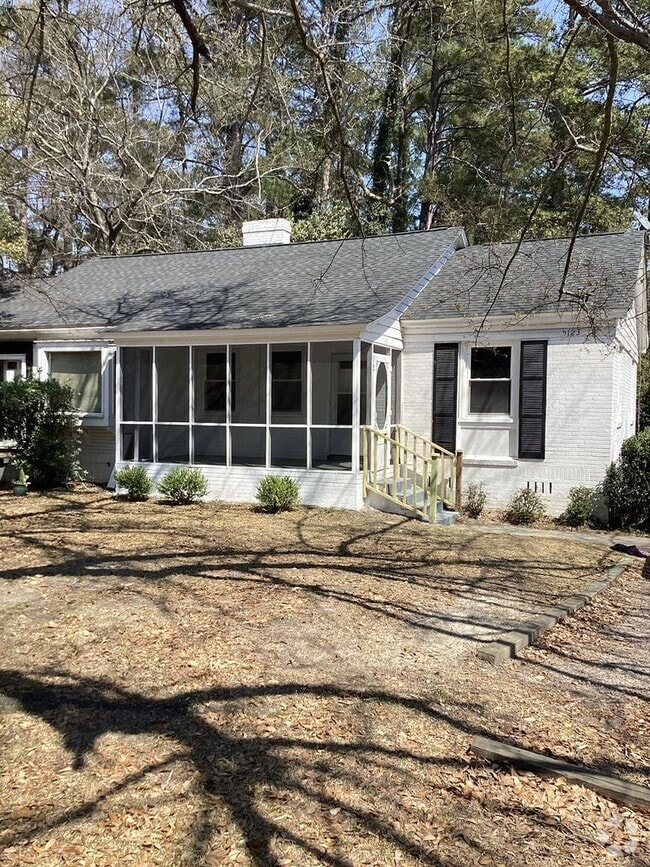 Building Photo - 5123 Kilbourne Rd Rental