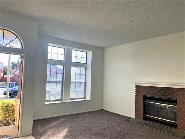 Photo - 1015 Angela Ct